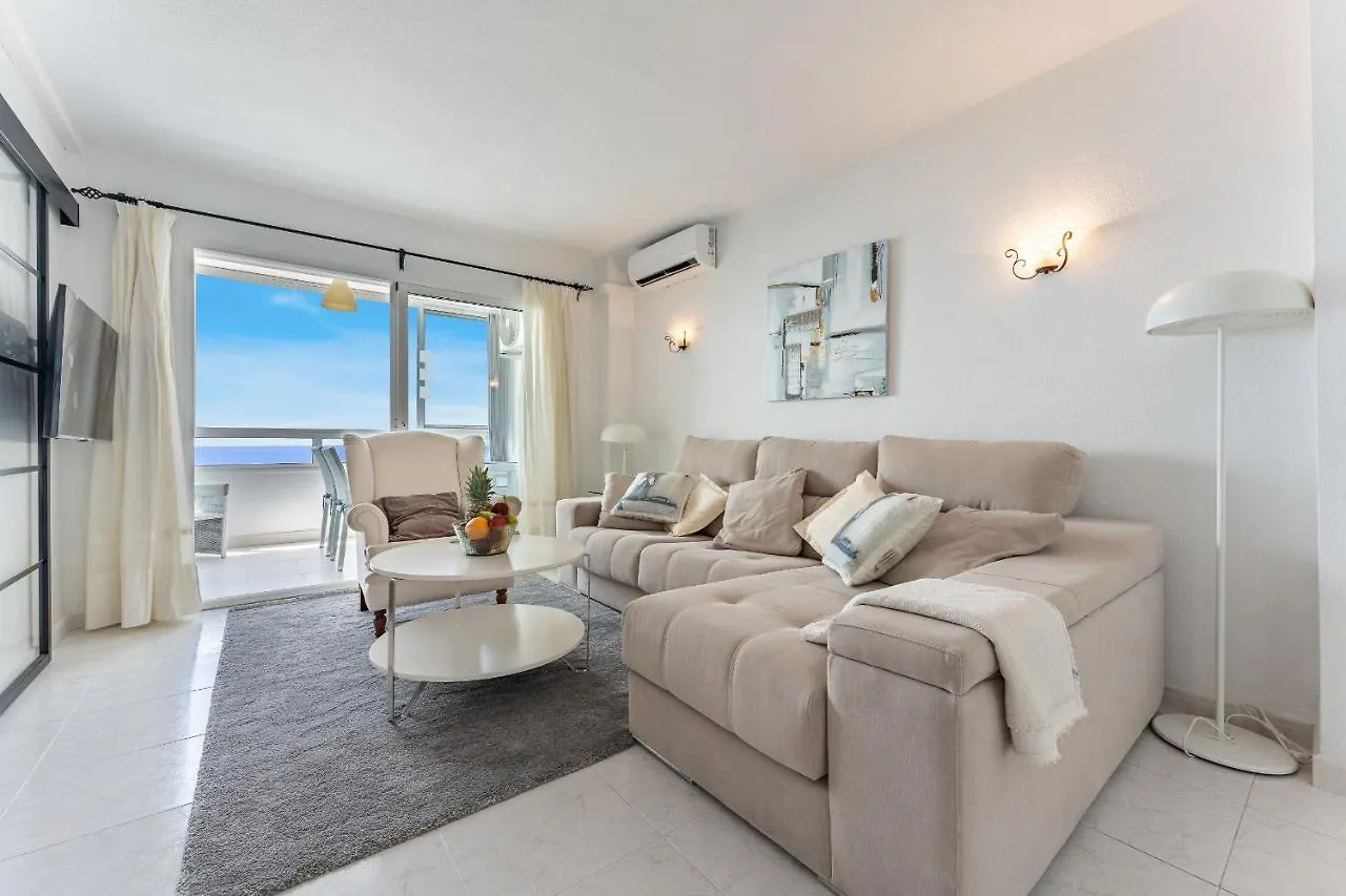 Coastal Charm Renovated 2Bed Apt, Pool, Sea Views Benalmádena