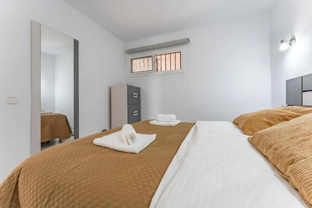 Coastal Charm Renovated 2Bed Apt, Pool, Sea Views Benalmadena