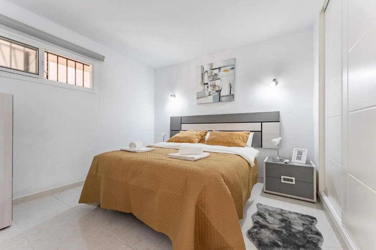 Coastal Charm Renovated 2Bed Apt, Pool, Sea Views Benalmadena