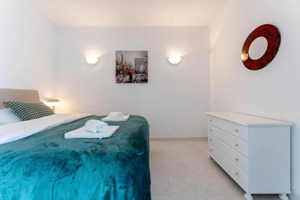 Coastal Charm Renovated 2Bed Apt, Pool, Sea Views Benalmadena Apartment